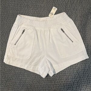 🔥NWT - Aerie White Cargo Shorts with Zipper Pockets - Size XS